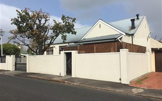 3 Bedroom House in Claremont
