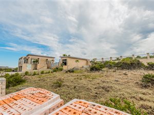 352 m² Land available in Dana Bay
