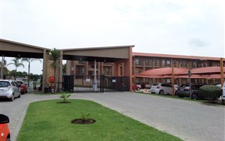 2 Bedroom House in Comet