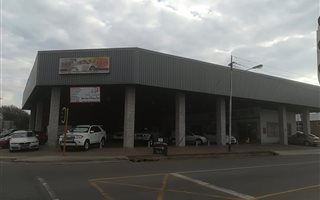 1051 m² Commercial space in Parys