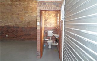 117 m² Office Space in Alton