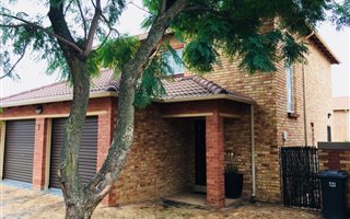 3 Bedroom Townhouse in Willowbrook