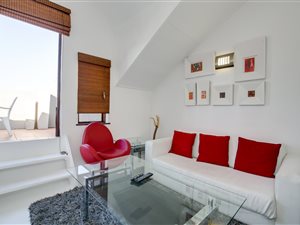 1 Bed Apartment in Melrose North