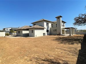 4 Bed House in Hazeldean (Silverlakes Surroundings)