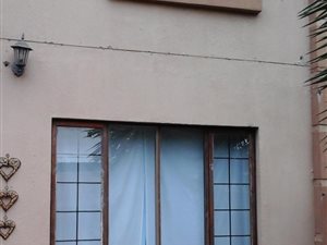 2 Bedroom Flat in Rustenburg Central