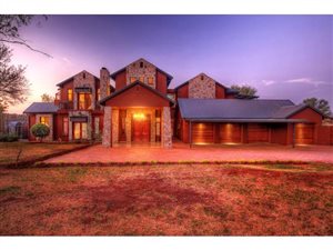 6 Bed House in Sterkfontein and surrounds