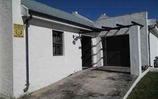 2 Bedroom House in Bredasdorp