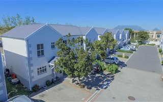 3 Bedroom Duplex in Parklands