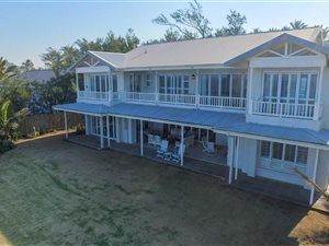 9 Bed House in Salt Rock