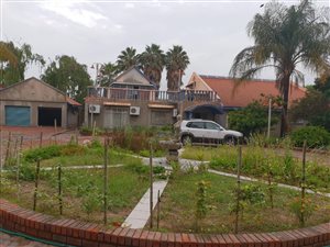 1 ha Farm in Brits