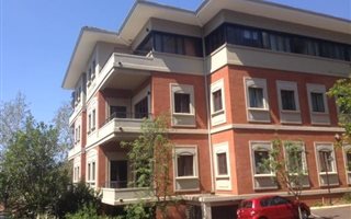 1665 m² Commercial space in Wembley