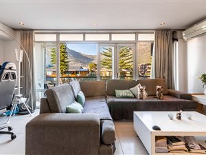 1 Bed Apartment in Hout Bay and surrounds