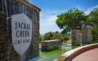 1 Bedroom Apartment in Jackal Creek Golf Estate
