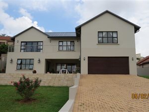 2 Bedroom House in Heuningklip