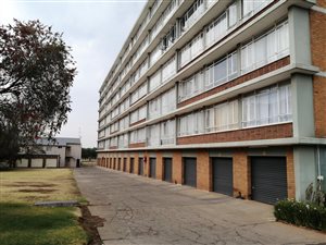 2 Bed Apartment in Elarduspark