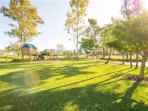 1041 m² Land available in Senderwood