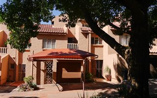 3 Bedroom Duplex in Hennopspark