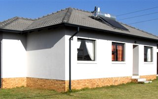 3 Bedroom House in Azaadville Gardens