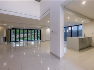 3 Bed House in Lombardy Estate