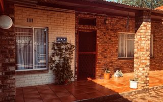 3 Bedroom House in Memorial Road Area