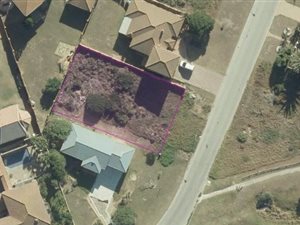 660 m² Land available in Bluewater Bay