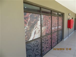 64 m² Commercial space in Hartenbos