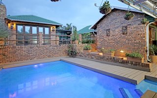 4 Bedroom House in Noordheuwel
