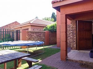 3 Bed Cluster in Van Riebeeck Park