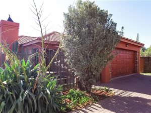 3 Bed Cluster in Van Riebeeck Park