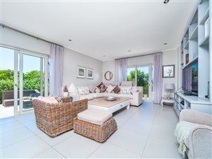 4 Bed House in Steenberg Golf Estate