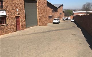 360 m² Retail Space in Roodepoort West