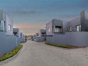 4 Bed Cluster in Bryanston East