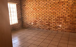 3 Bedroom Townhouse in Azaleapark