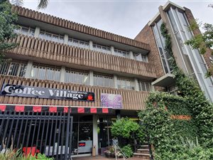 75 m² Commercial space in Lynnwood Glen