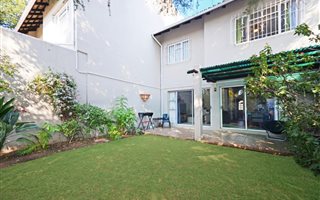 4 Bedroom Townhouse in Randpark Ridge