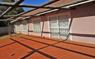 3 Bedroom House in Dersley