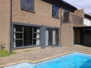 3 Bed House in Crown Gardens