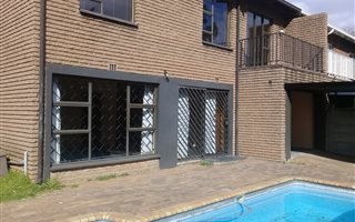 3 Bedroom House in Crown Gardens