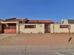 2 Bed House in Chiawelo