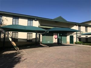 330 m² Office Space in Halfway House