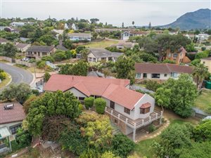4 Bed House in Heldervue