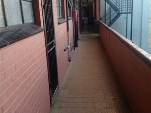 1 Bed Apartment in Yeoville