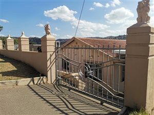 2 Bed House in Newlands West
