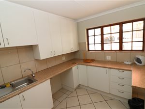 2 Bed Garden Cottage in Van Riebeeck Park