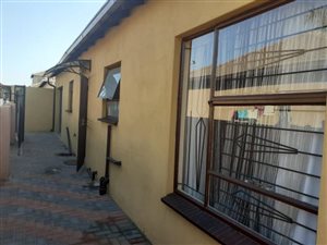 3 Bed House in Vanderbijlpark CE3