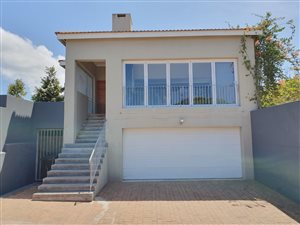 3 Bed House in Whale Rock