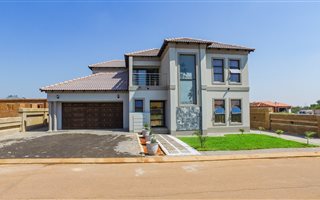 4 Bedroom House in The Orchards