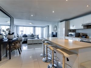 3 Bed Apartment in Tableview