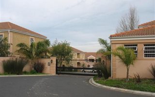 2 Bedroom Apartment in Durbanville Central