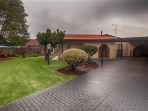 4 Bed House in Van Dyk Park